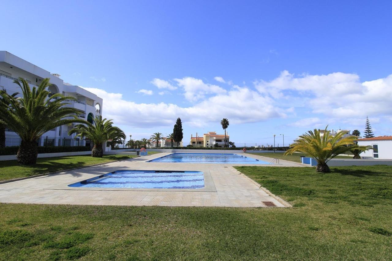 Armacao De Pera Brightness With Pool By Homing公寓 外观 照片