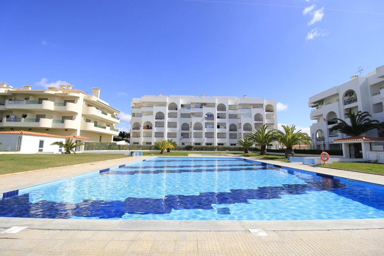 Armacao De Pera Brightness With Pool By Homing公寓 外观 照片
