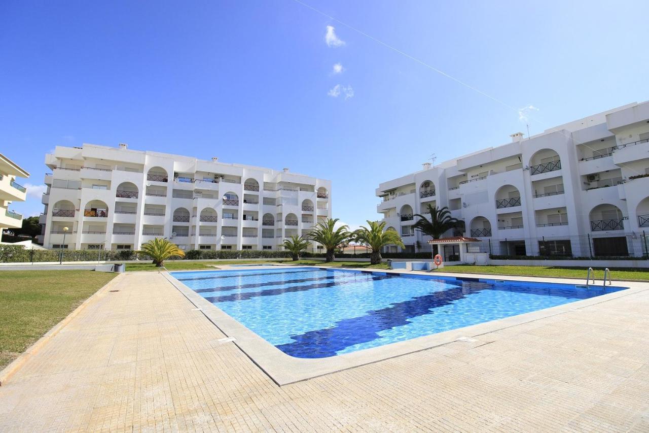 Armacao De Pera Brightness With Pool By Homing公寓 外观 照片